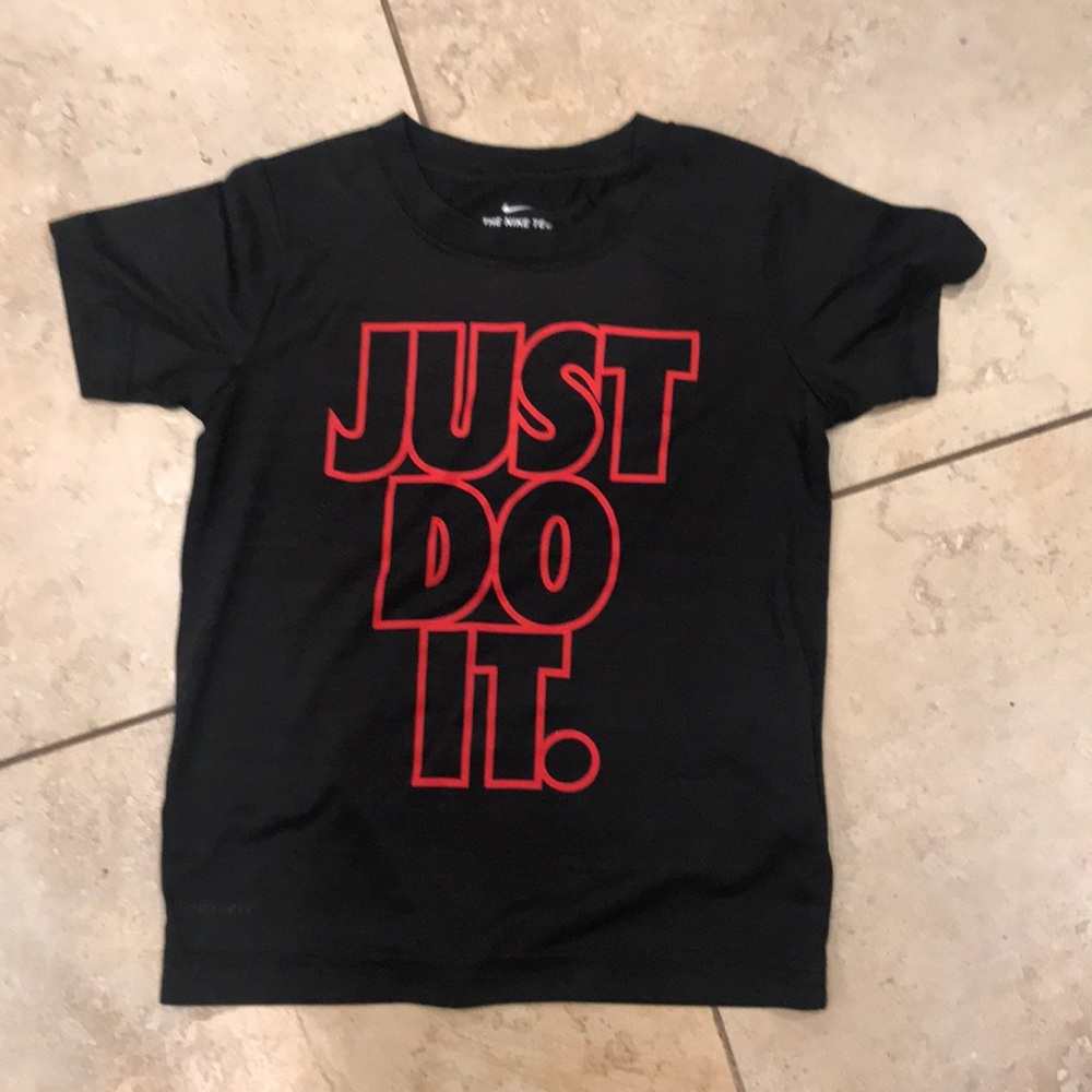 Nike Top Boys size 5